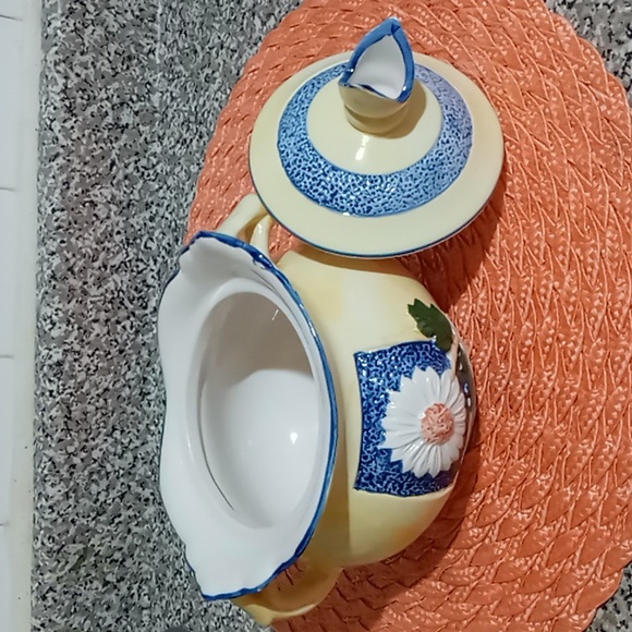 VINTAGE CERAMIC POTTERY SOUP BOWL - Picture 2 of 13